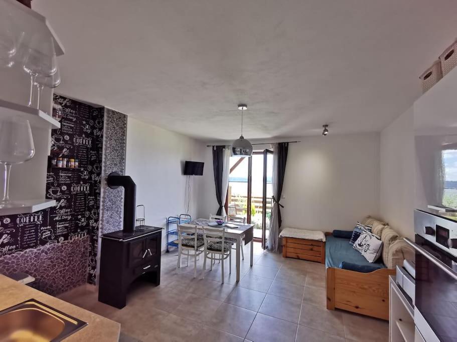 Apartman S Terasou A Vyhledem Na Jezero Lipno Kovarov  Buitenkant foto