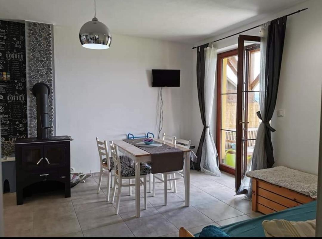 Apartman S Terasou A Vyhledem Na Jezero Lipno Kovarov  Buitenkant foto