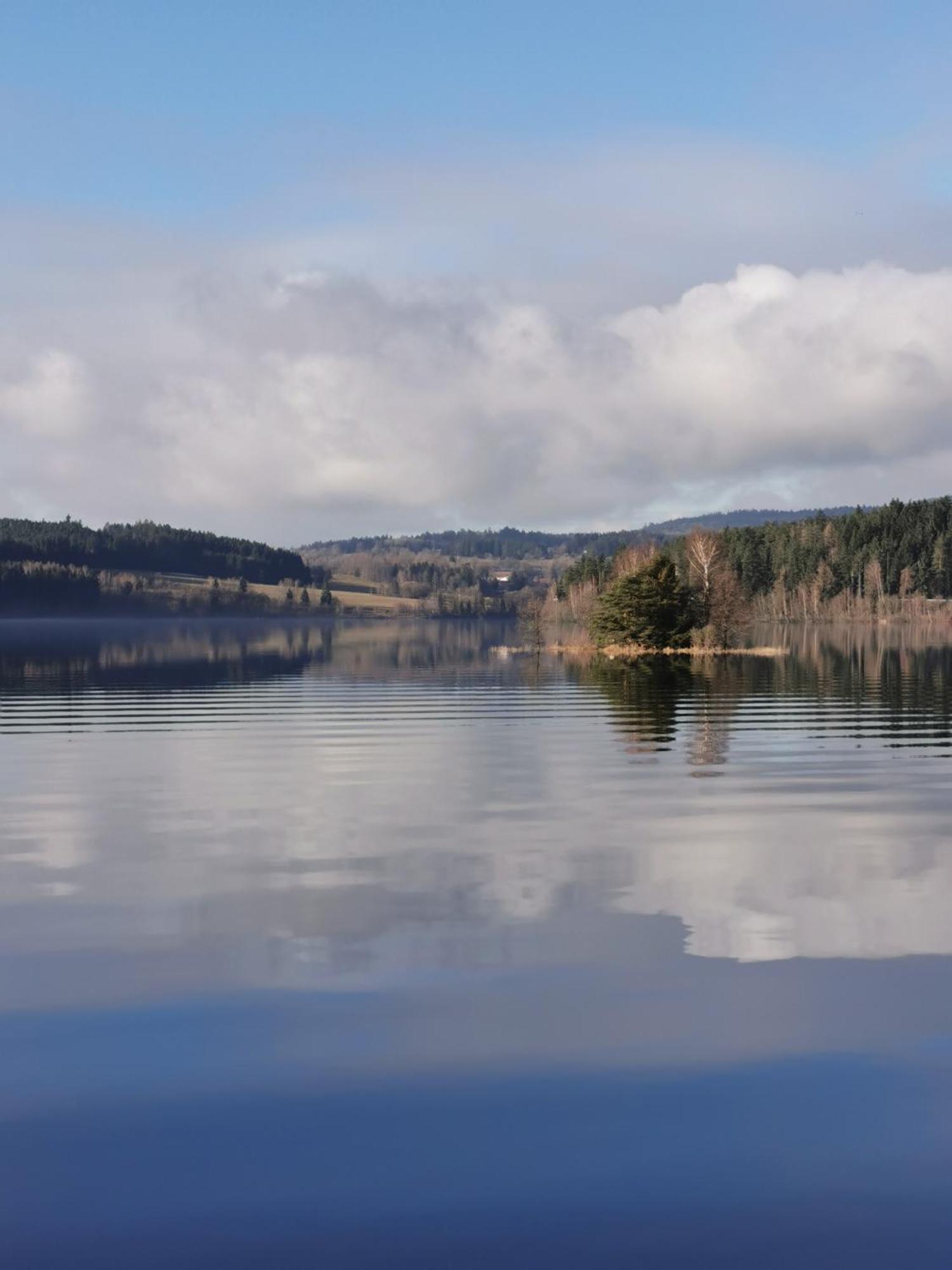 Apartman S Terasou A Vyhledem Na Jezero Lipno Kovarov  Buitenkant foto