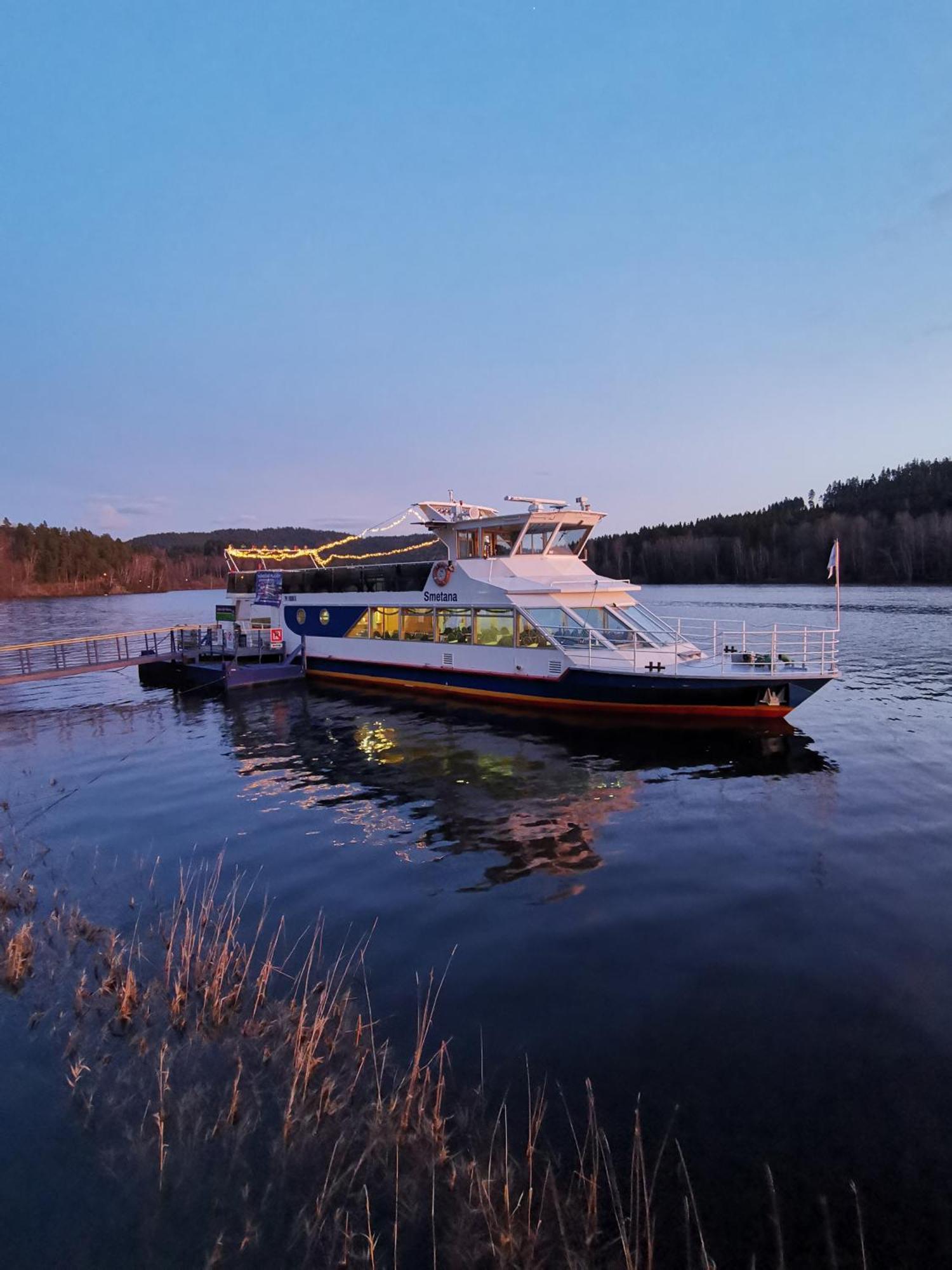 Apartman S Terasou A Vyhledem Na Jezero Lipno Kovarov  Buitenkant foto