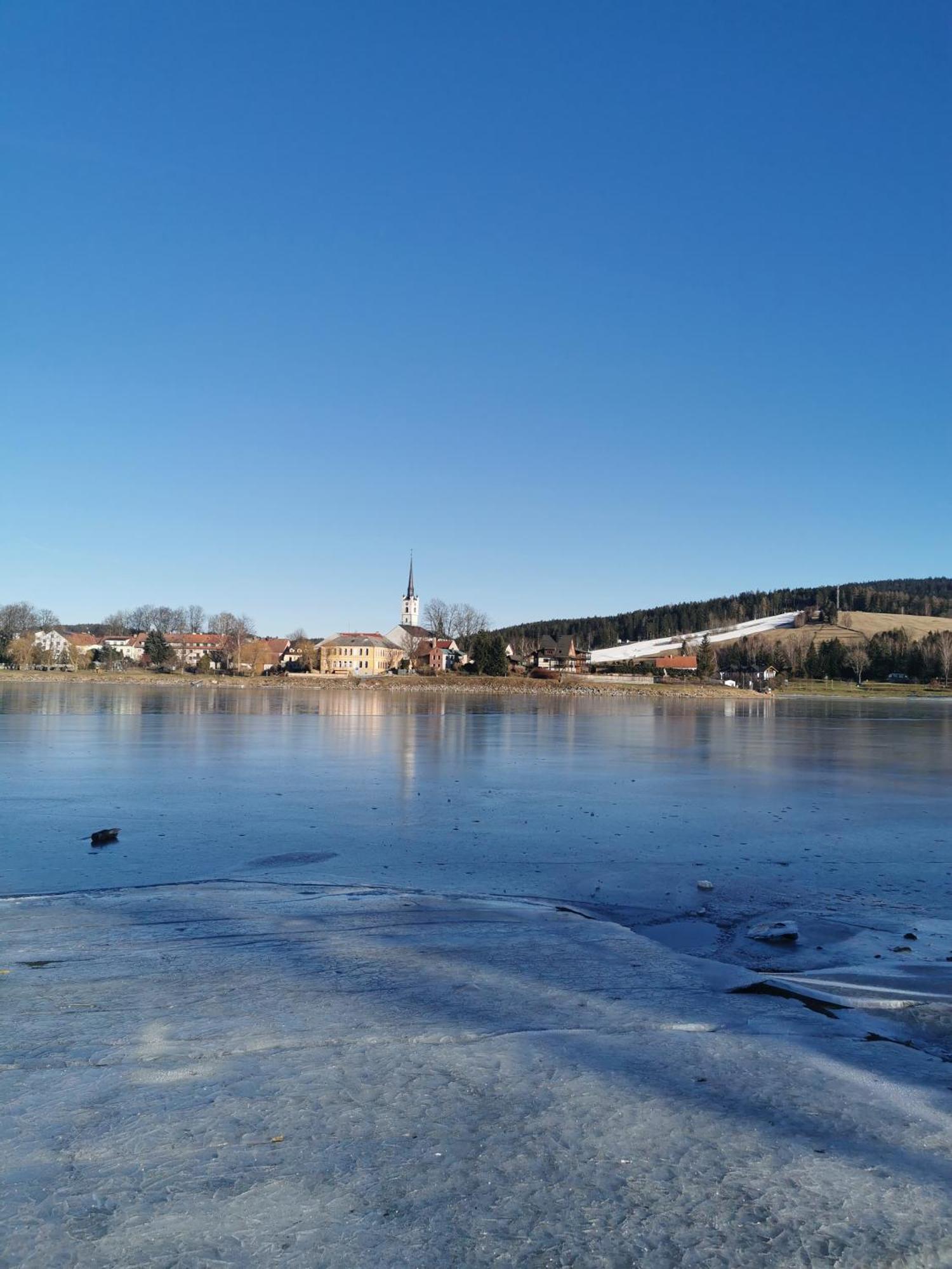 Apartman S Terasou A Vyhledem Na Jezero Lipno Kovarov  Buitenkant foto